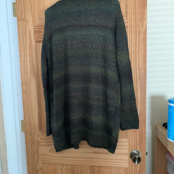 Sweater - Picture 3 of 3